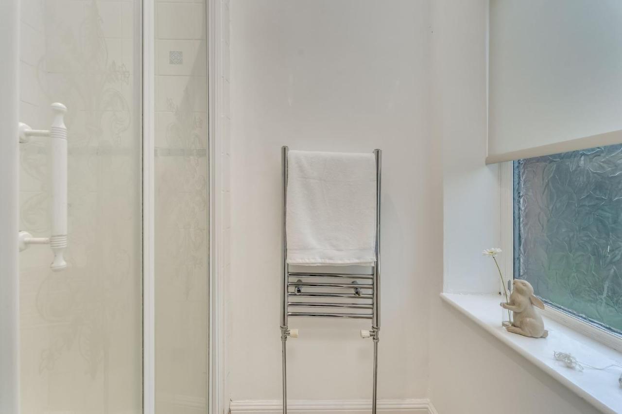 The Garden Flat, Loch Lomond Apartment อเล็กซานเดรีย ภายนอก รูปภาพ