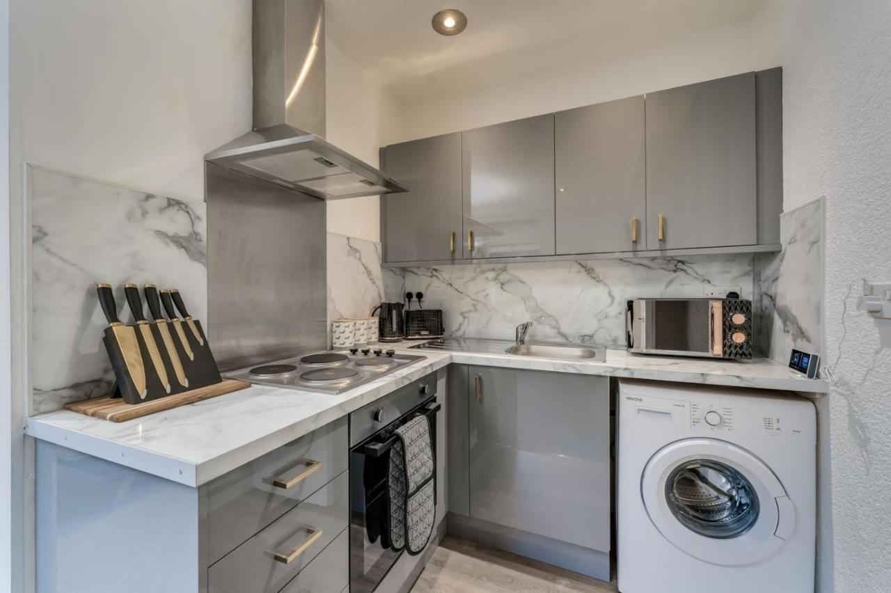 The Garden Flat, Loch Lomond Apartment อเล็กซานเดรีย ภายนอก รูปภาพ