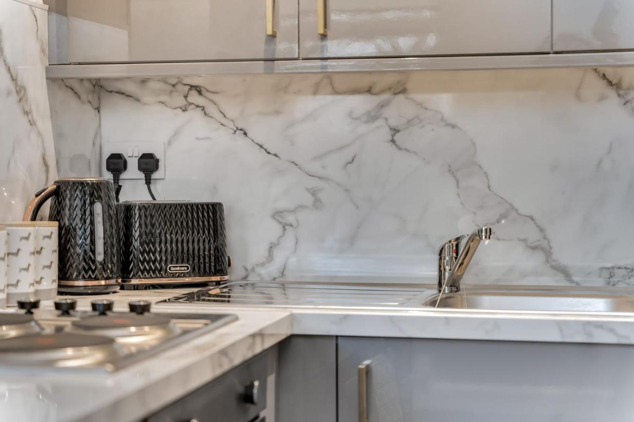The Garden Flat, Loch Lomond Apartment อเล็กซานเดรีย ภายนอก รูปภาพ