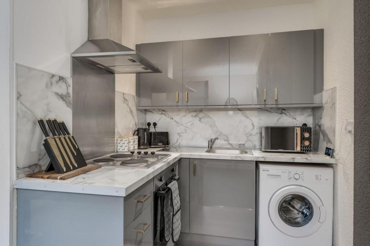 The Garden Flat, Loch Lomond Apartment อเล็กซานเดรีย ภายนอก รูปภาพ