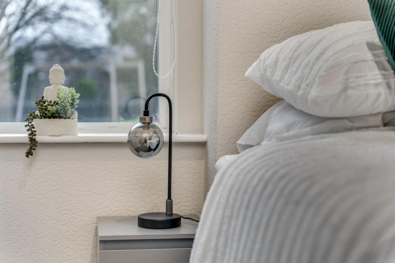 The Garden Flat, Loch Lomond Apartment อเล็กซานเดรีย ภายนอก รูปภาพ
