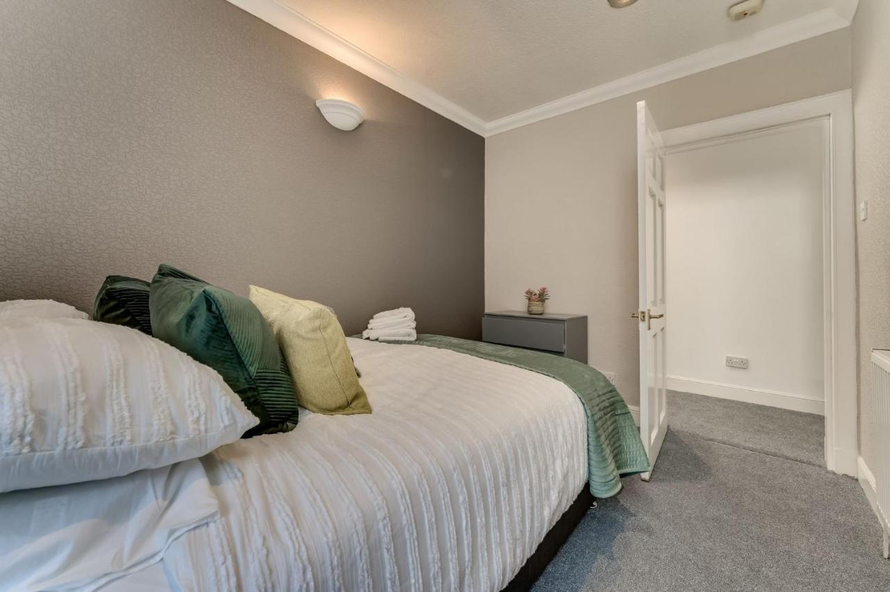 The Garden Flat, Loch Lomond Apartment อเล็กซานเดรีย ภายนอก รูปภาพ